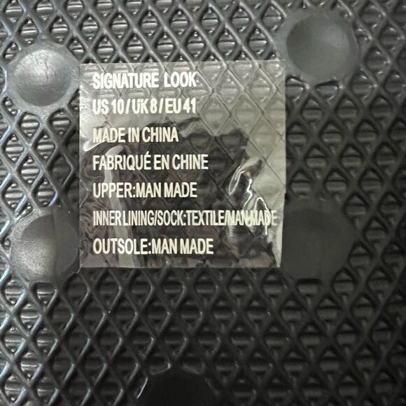 Signature Look Flat Slide Sandal in Black - Picture 8 of 8